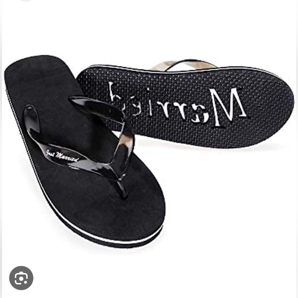 “Just Married” Mens Black Flip Flops Sandals size S (9-10)
